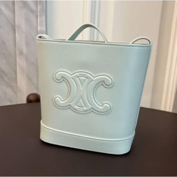 👜 🆕 Celine Mini Bucket Cuir Triomphe In smooth Calfskin leather in color
Jade - Picture 8 of 9